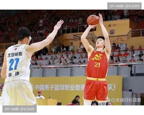双方节奏均为74回合持平，胡金秋最后时刻连续投篮不中